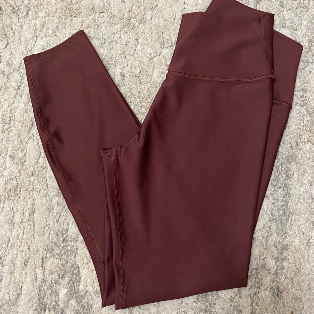 ALO Yoga Leggings with High Waistband and Full Length Design